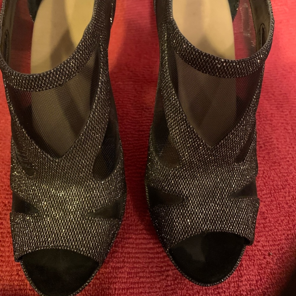 Jessica Simpson Sparkling, fancy, black heels